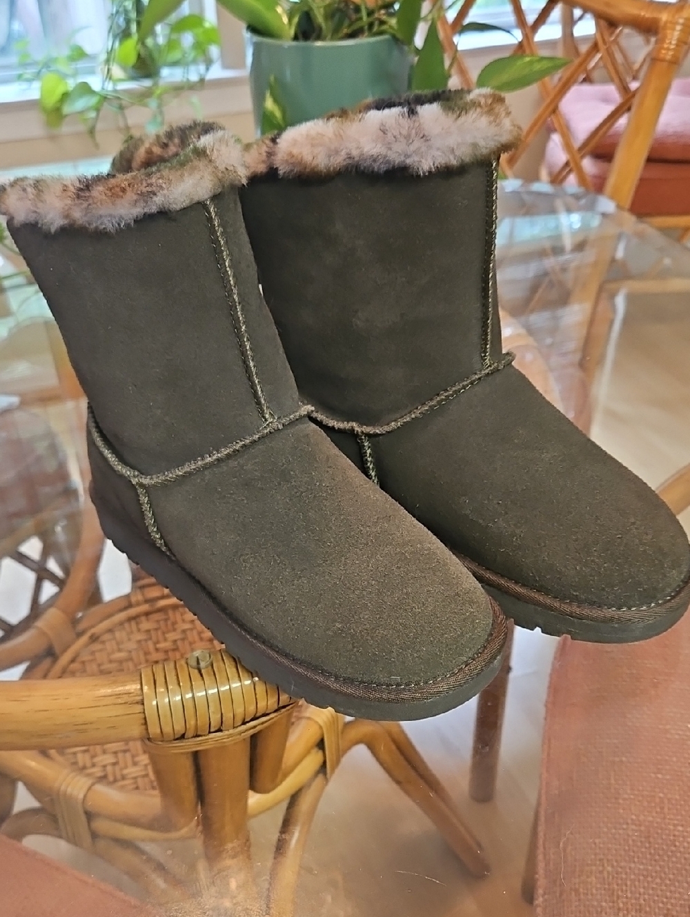 Cloud Nine Kamo NWOT - Genuine Suede And Sheep Shearling Boots